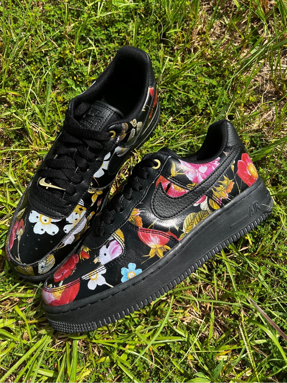 CLEAN Nike size 8 Womens Air Force 1 LXX Floral AF1 Black shoes